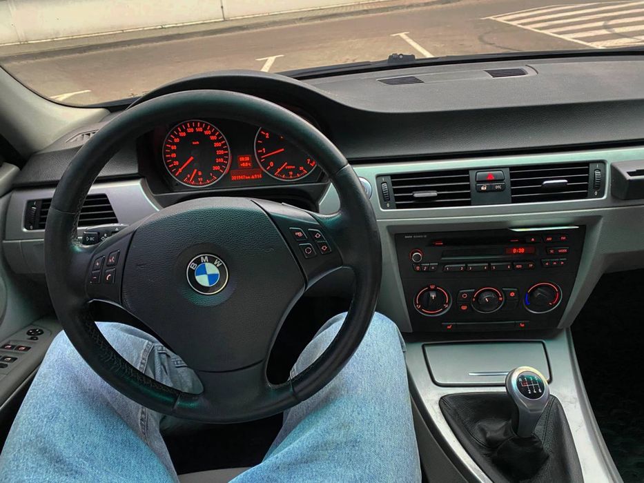 Бмв е91 2.0 бензин в гарному стані