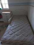 Cama de Solteiro + Mesa de Cabeceira
