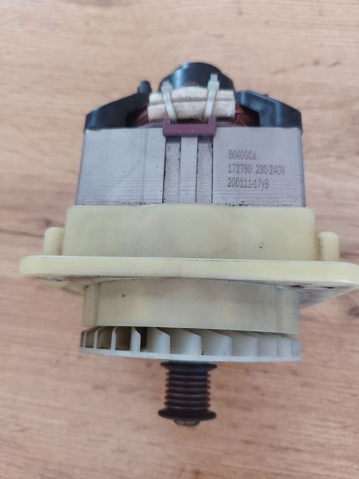 BOSCH silnik kosiarki ROTAK370 ARM37 ARM370 ARM36 czytaj opis