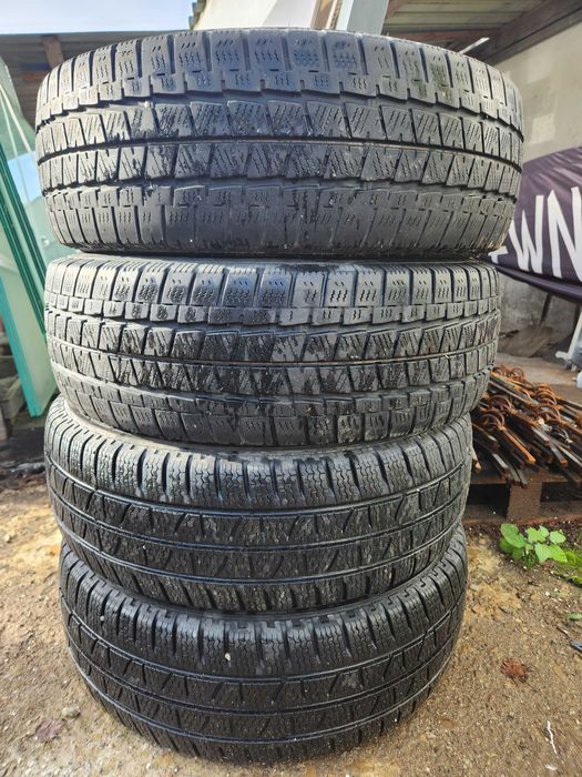 Opony zimowe 215/70R15C 109/107R