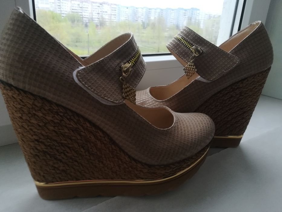 Туфли, лабутены Daphne италия