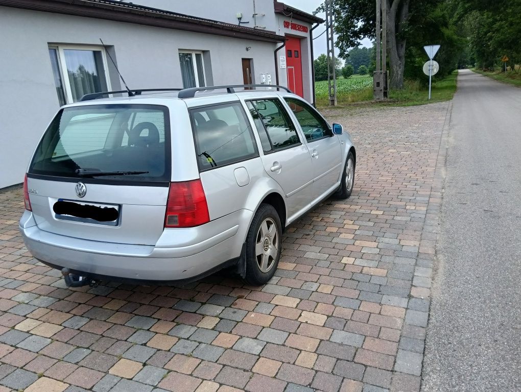 Sprzedam VW Bora 1.6 Benz Rok 2001 Spr Klima Alu Hak Stan Bdb