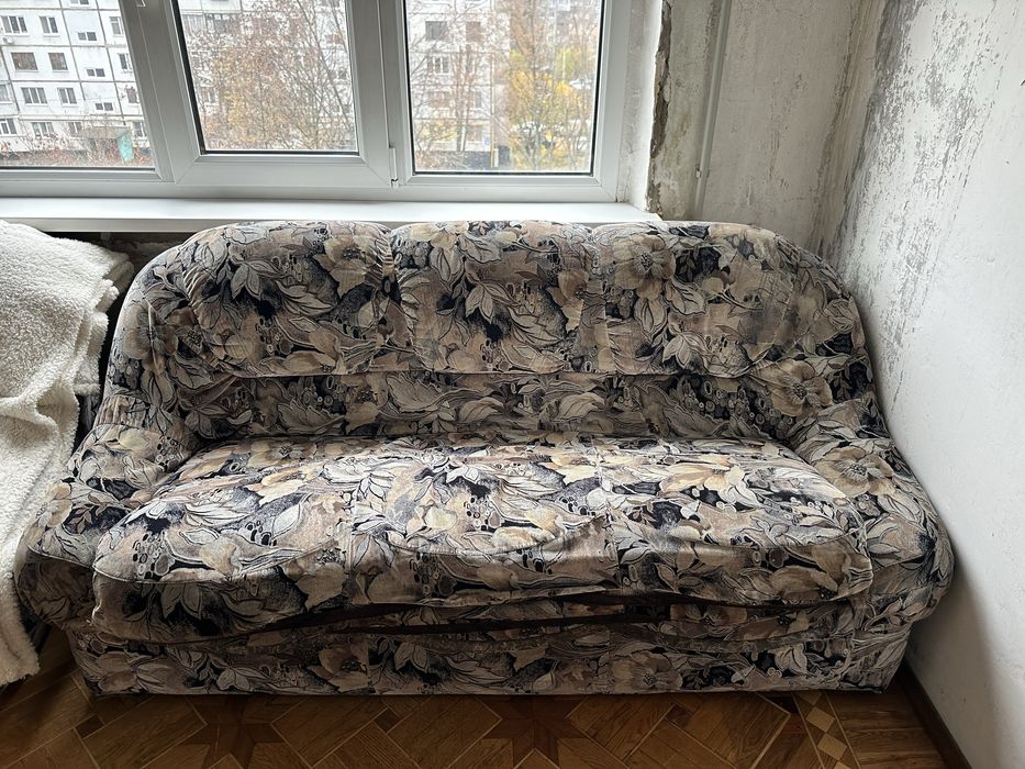 Продам диван с 2-мя креслами