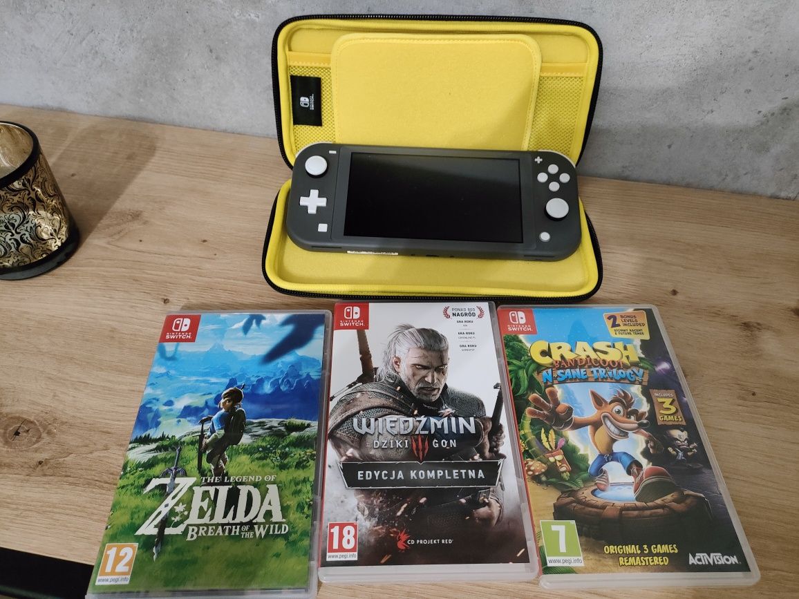 Konsola NINTENDO Switch lite + 4 gry