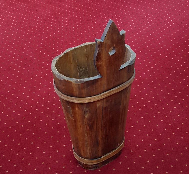 Zabytkowy parasolnik zdobiony malaturą - Schwarzwald