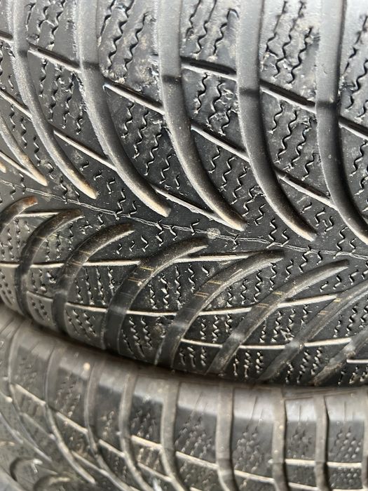 Шини зимові Goodyear 195 55 16