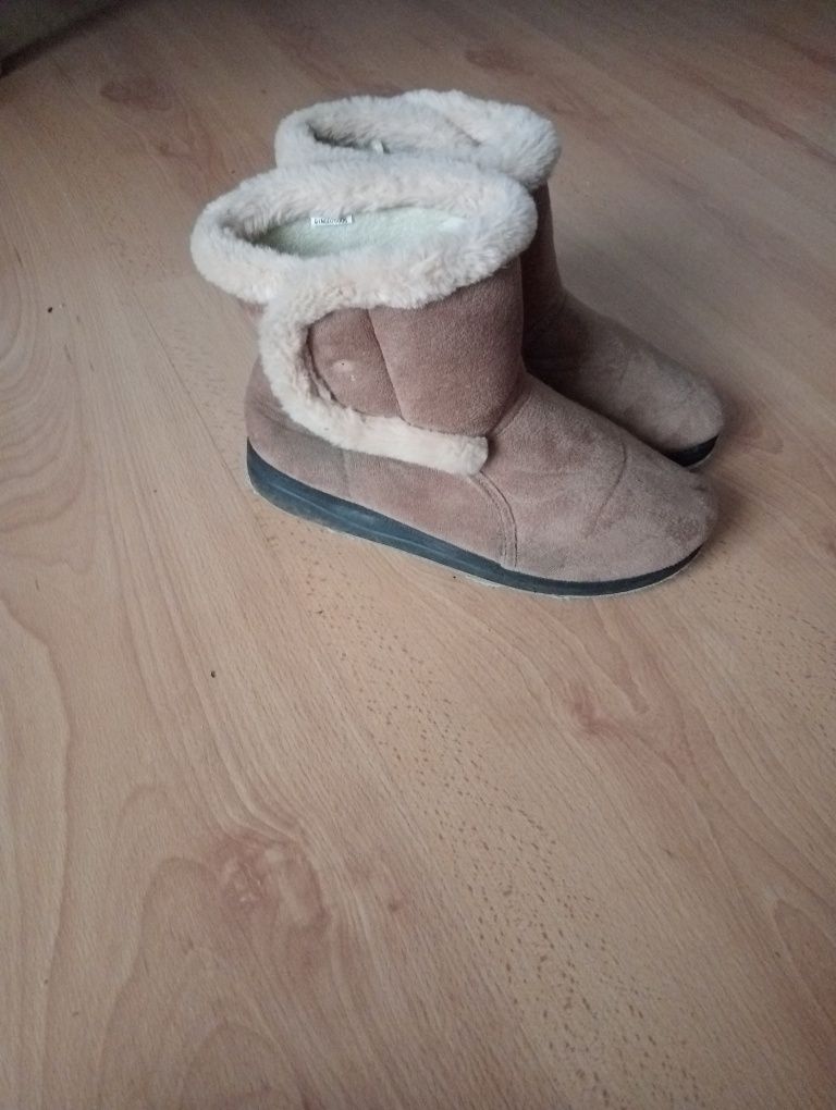 Buty Pavers, r. 38 (24 cm), na zjmę