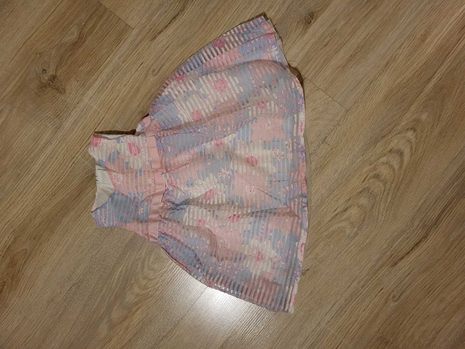 Sukienka na lato r. 68