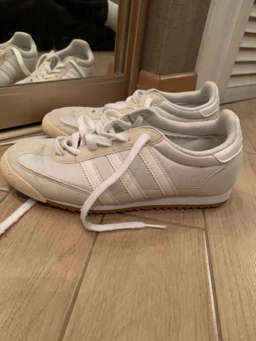 Кроссовки женские