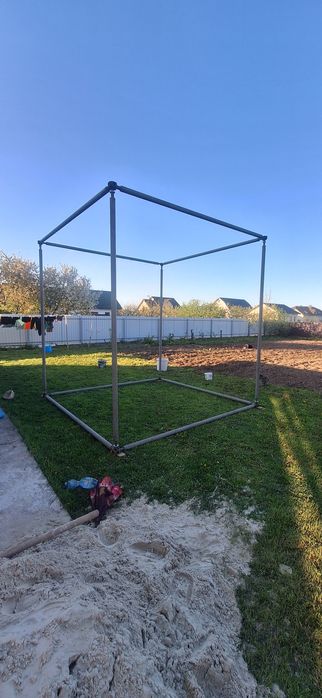 Розбірні конструкція 3м. довжина 50 мм.труба в діаметрі. Стінка 4 мм.