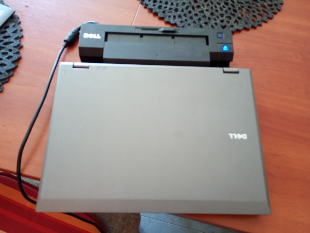 Laptop Dell Latitude E5410, i5, 4GB RAM, Dysk 250GB, dock, zasil 130W
