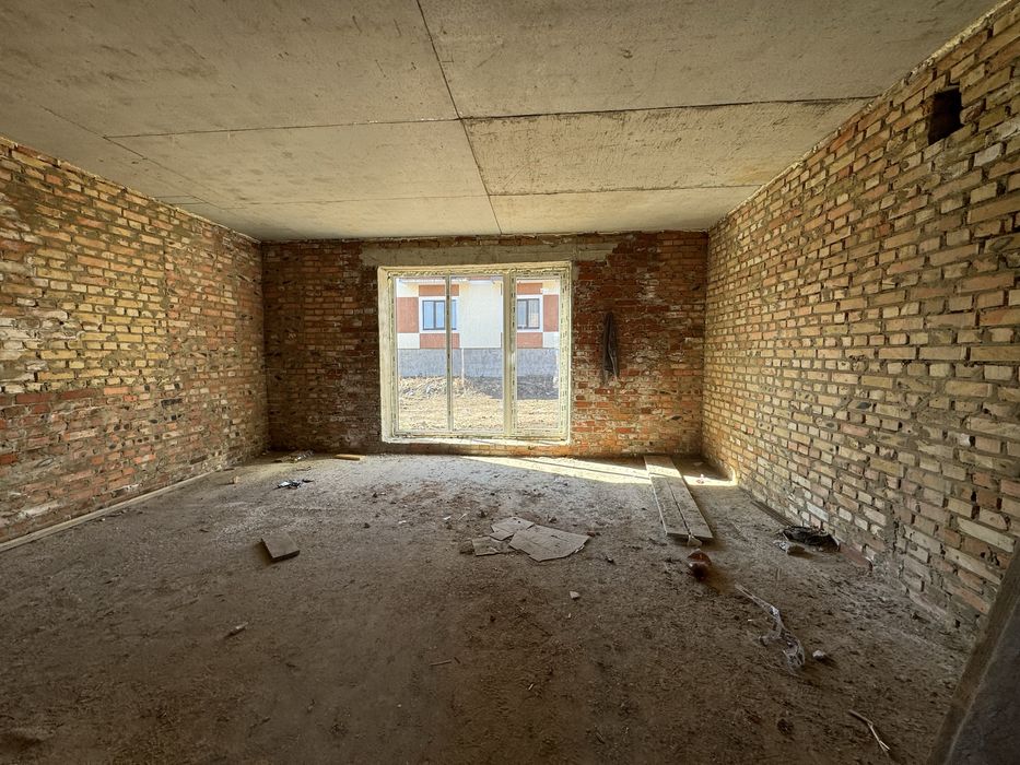 Продам котедж з комунікаціями за Райським садом