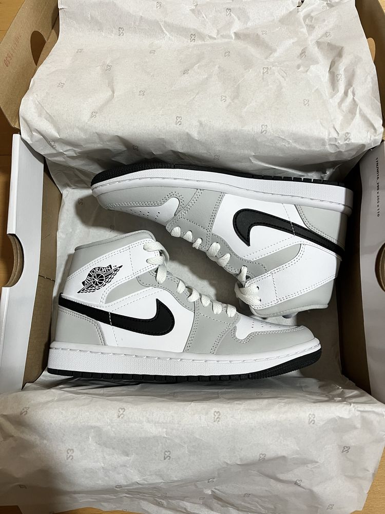 Jordan 1 mid smoke grey