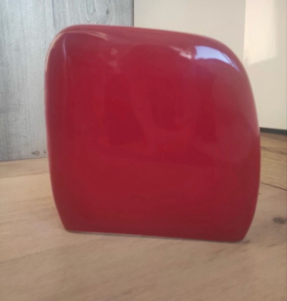 Czerwony wazon ceramiczny – nowoczesny design, Home&You