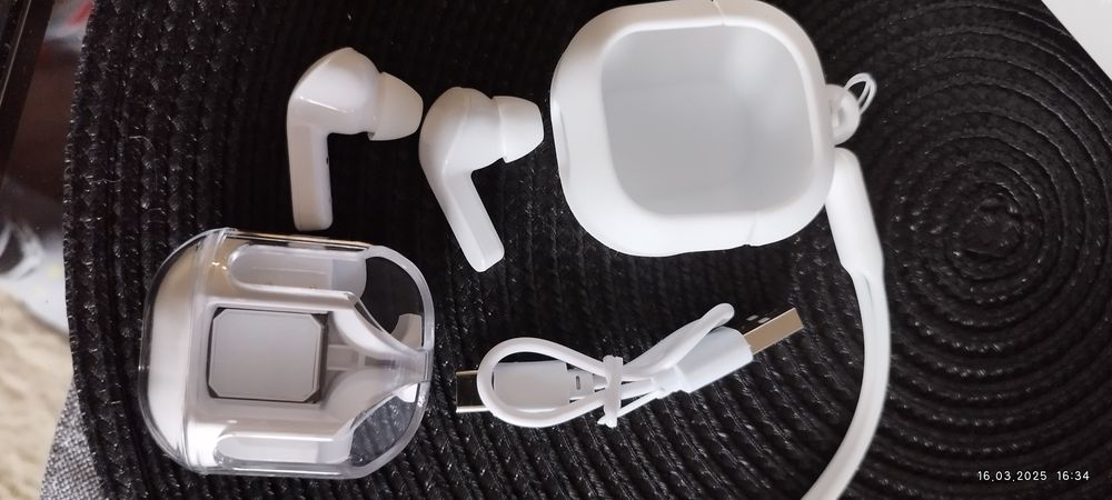 Słuchawki bluetooth bezprzewodowe z etui