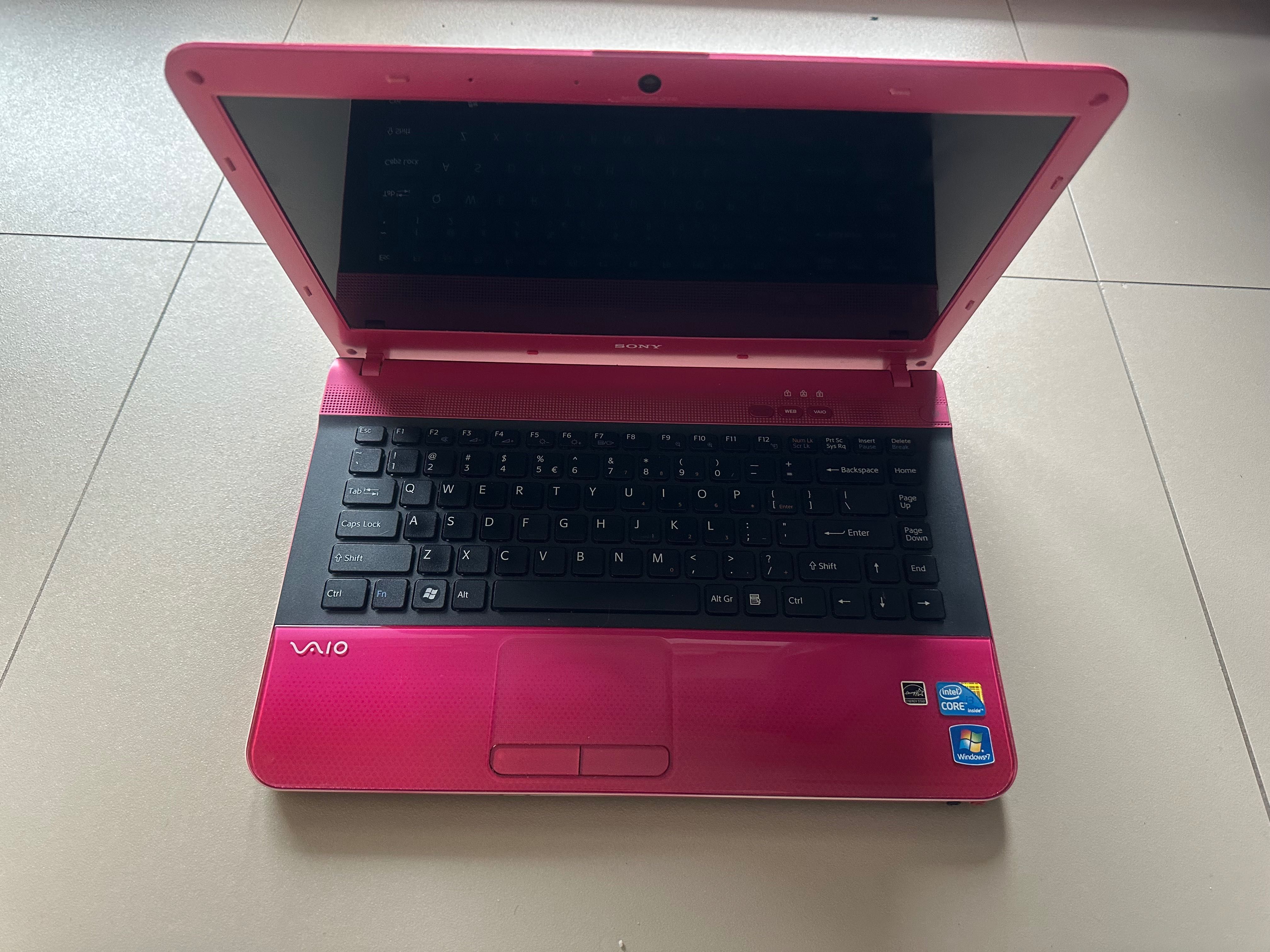 Laptop Sony Vaio różowy