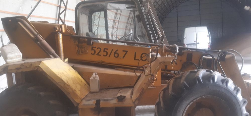 Телескопічний навантажувачJSB 525