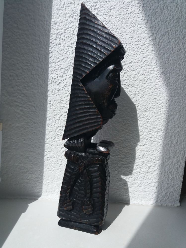 Африканська статуетка