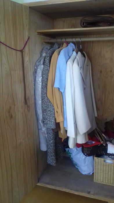 Drewniana, trzydrzwiowa szafa - PRL.