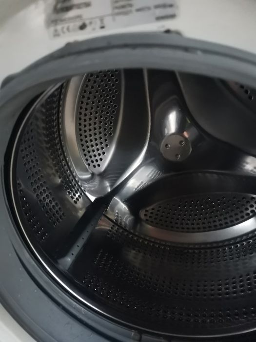 Продам пральну машинуLG 5 кг прямий привід