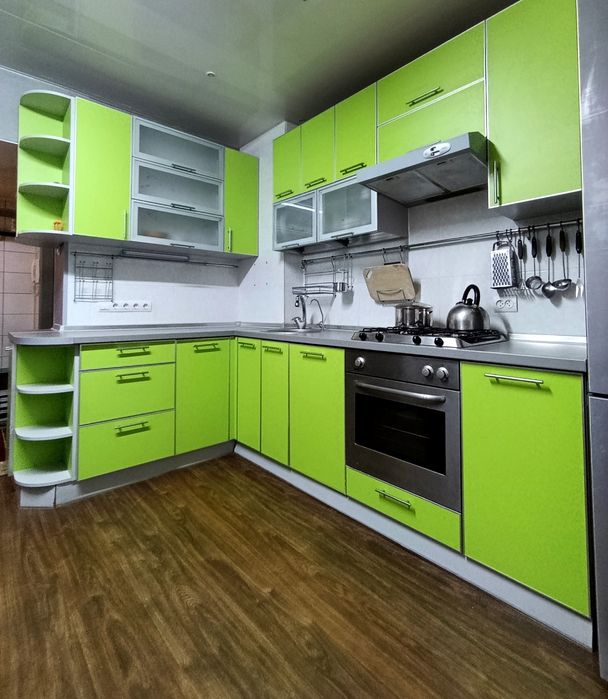 4 квартира, поруч Сильпо, правий берег.