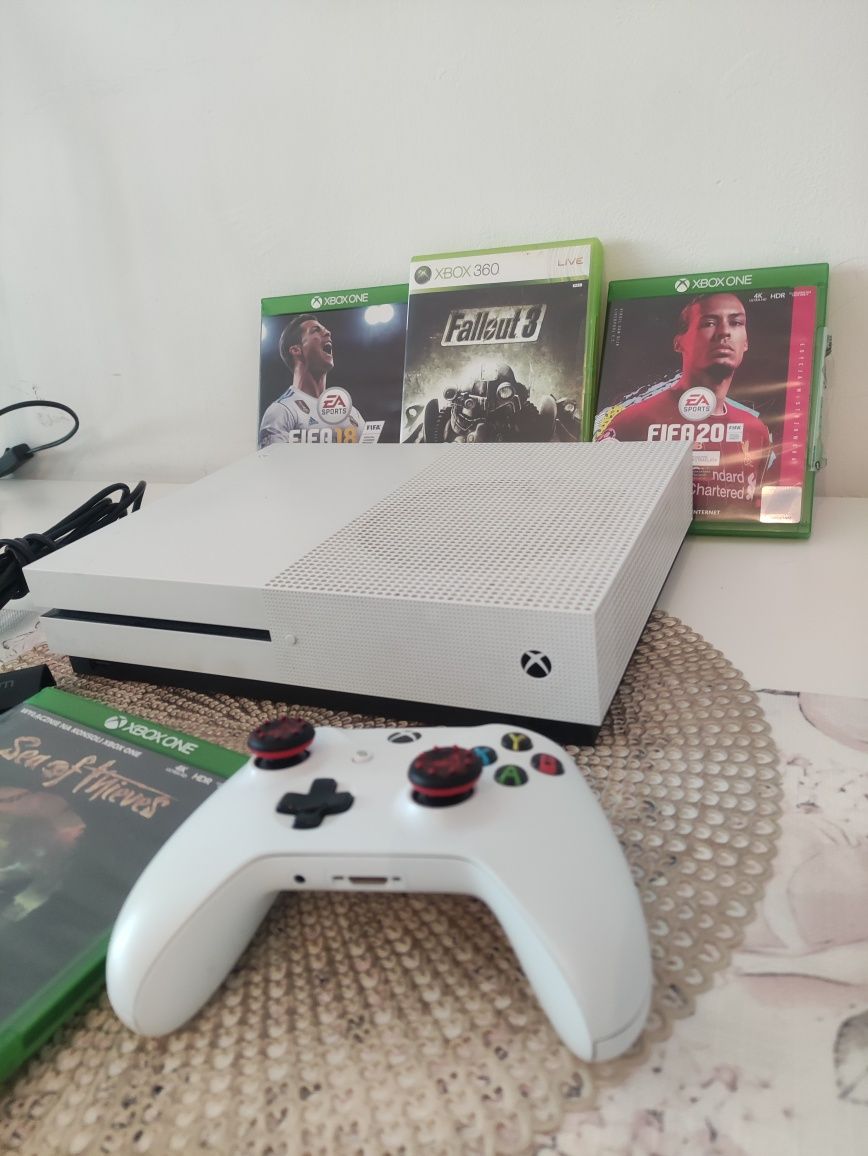 Konsola Xbox One S 4K HDR + Pad+ Okablowanie