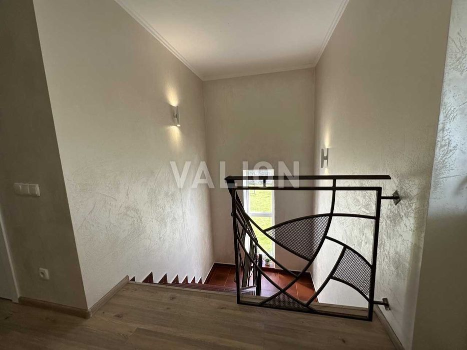 Без% Продаж 2-поверхового будинку з ремонтом м. Васильків Київська обл