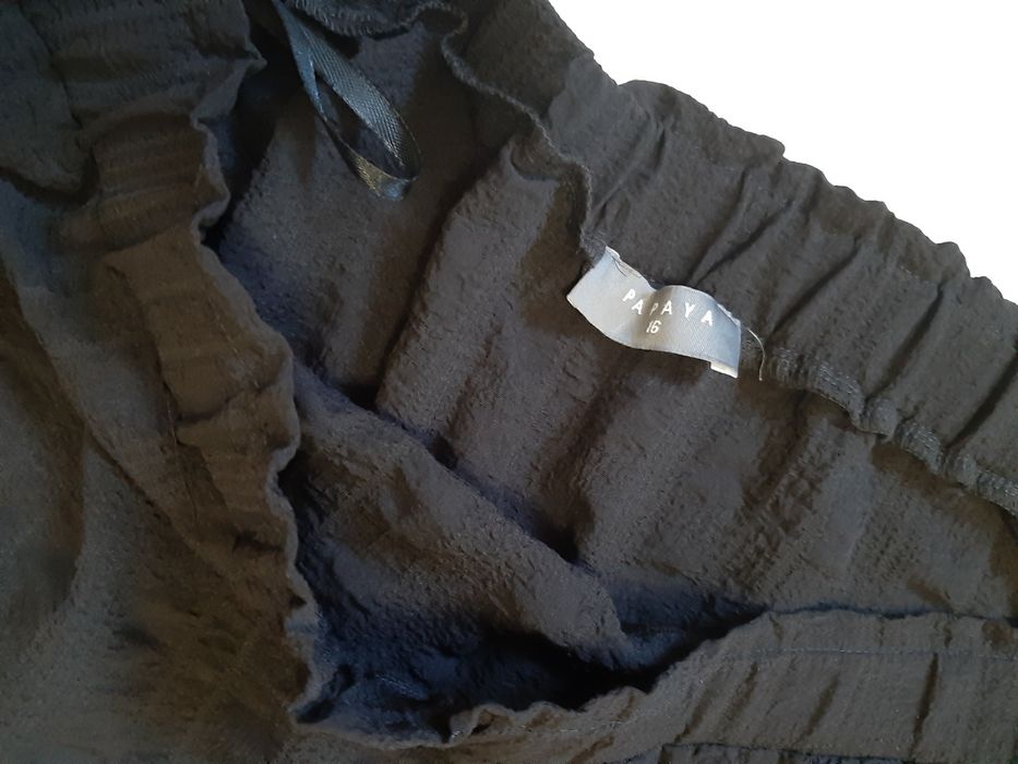 Спідниця легка, блуза з обємним рукавом