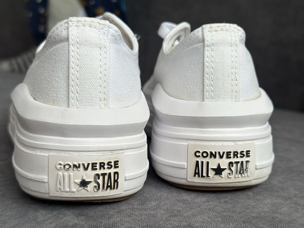 Converse (Chuck Taylor All Star Move Platform)