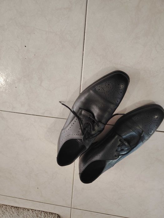 Sapatos e botas  em muito bom estado