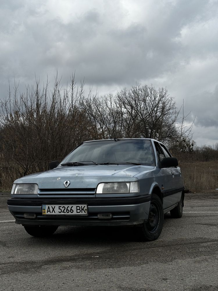 Срочно,Renault 21