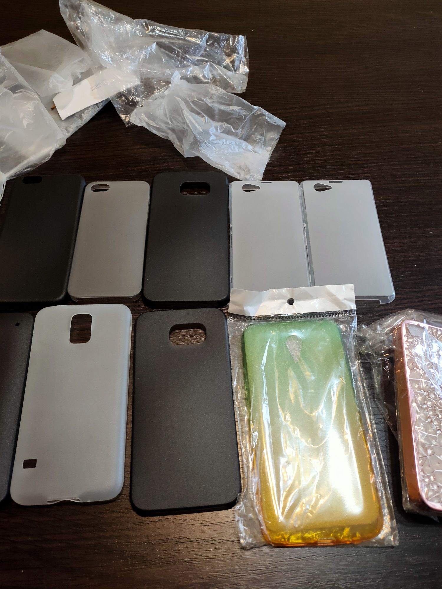 Продам чехлы лля старых смартфонов iphone 5, 5s, 6 etc