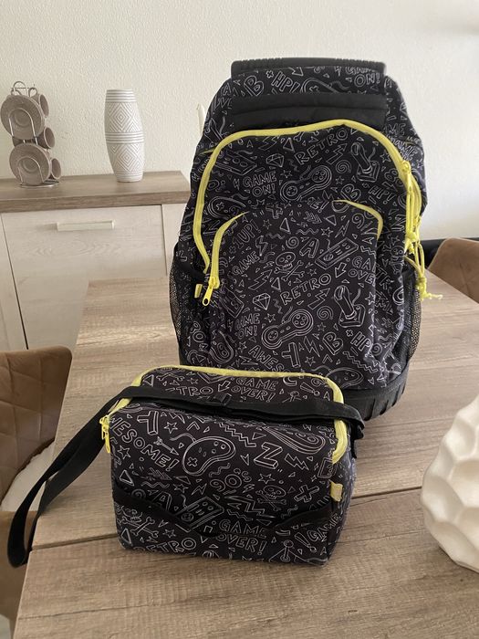 Mochila rodinhas + lancheira