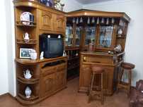 Bar de sala em bom estado geral.