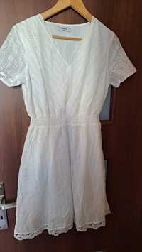 Biała sukienka z koronkowym wykończeniem  rozmiar M