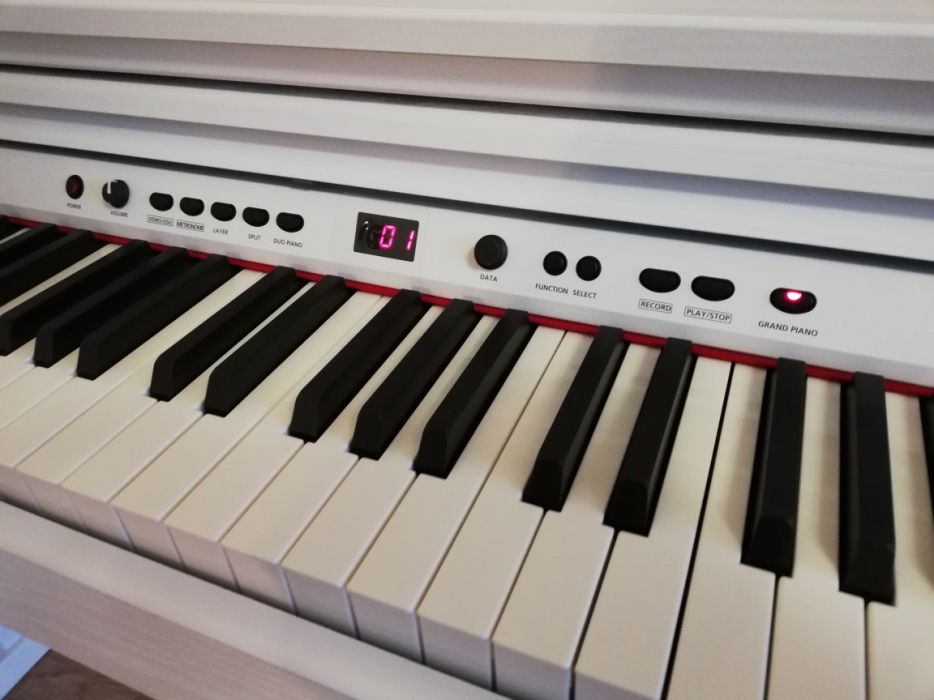 Б\у, но как новое цифровое пианино Kurzweil KA-130 белое Vs Casio Nux