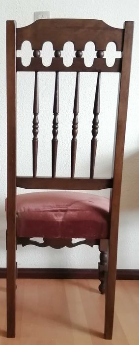 Cadeiras antigas de madeira