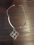 colar, fio e pulseira