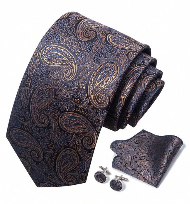 Krawat , chusteczka ozdobna i spinki