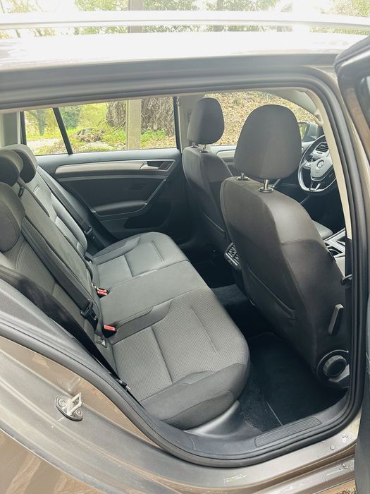 VOLKSWAGEN Golf Carrinha