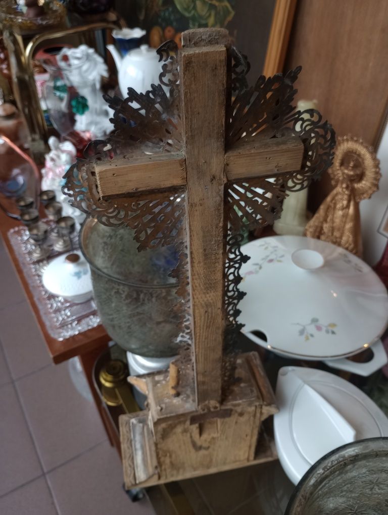 Bardzo stary krzyż Krucyfiks