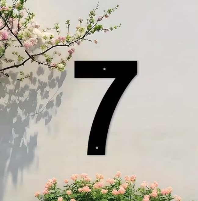 Nowa metalowa ozdoba nr7