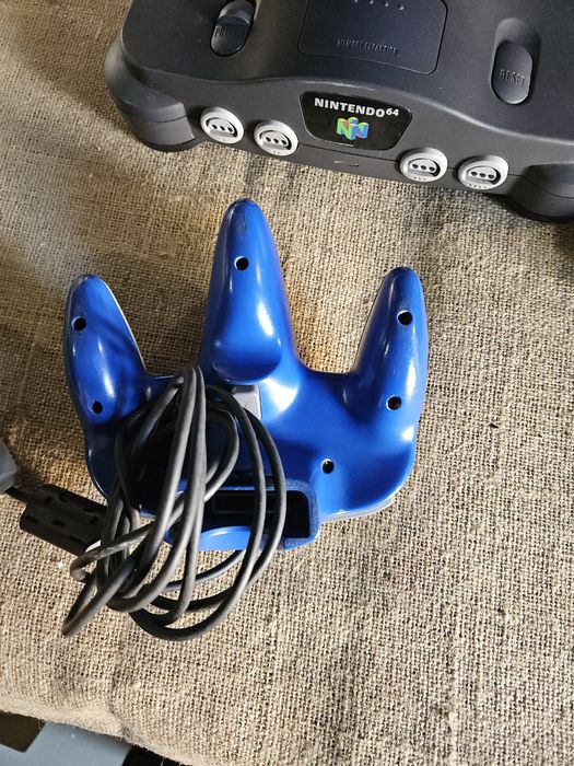 Nintendo 64 em bom estado