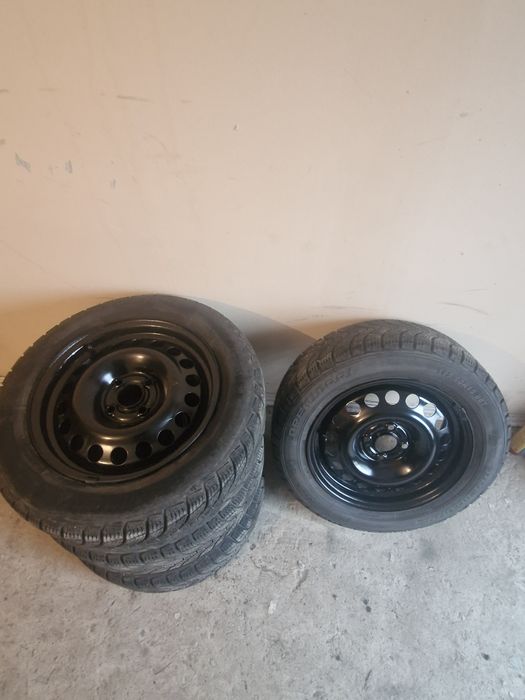 Продам комплект зимових коліс в зборі в розмірі 195/60 R15