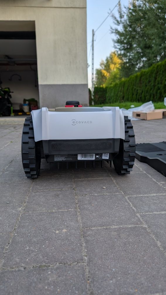 Robot koszący Ecovacs panorama o500