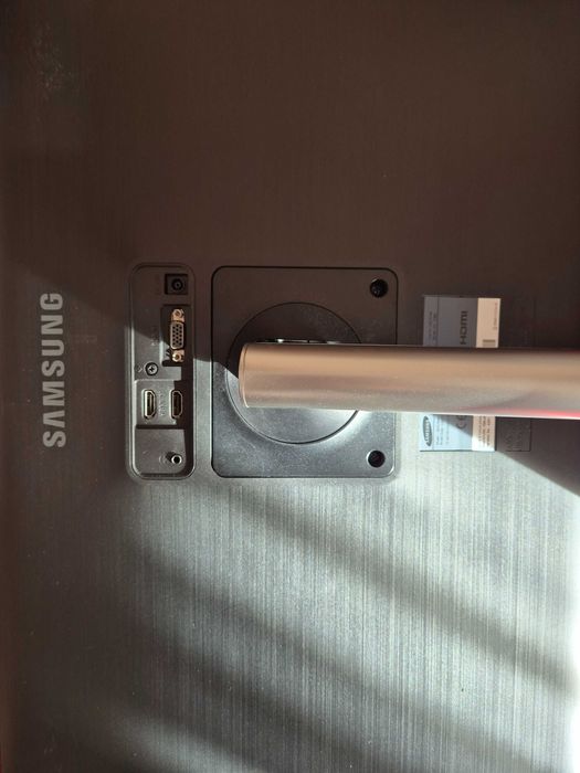 Monitor Samsung  S27C750P z zasilaczem.