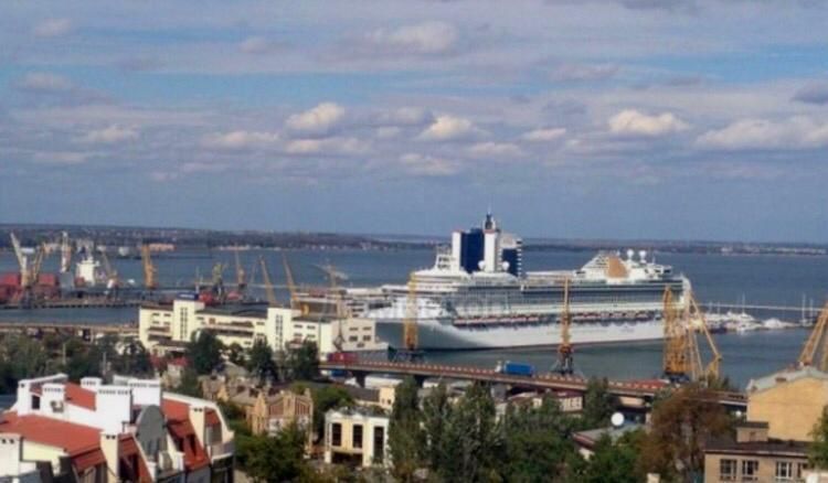 Посуточно красивая квартира вид моря Новый дом,Дерибасовская 2 мин
