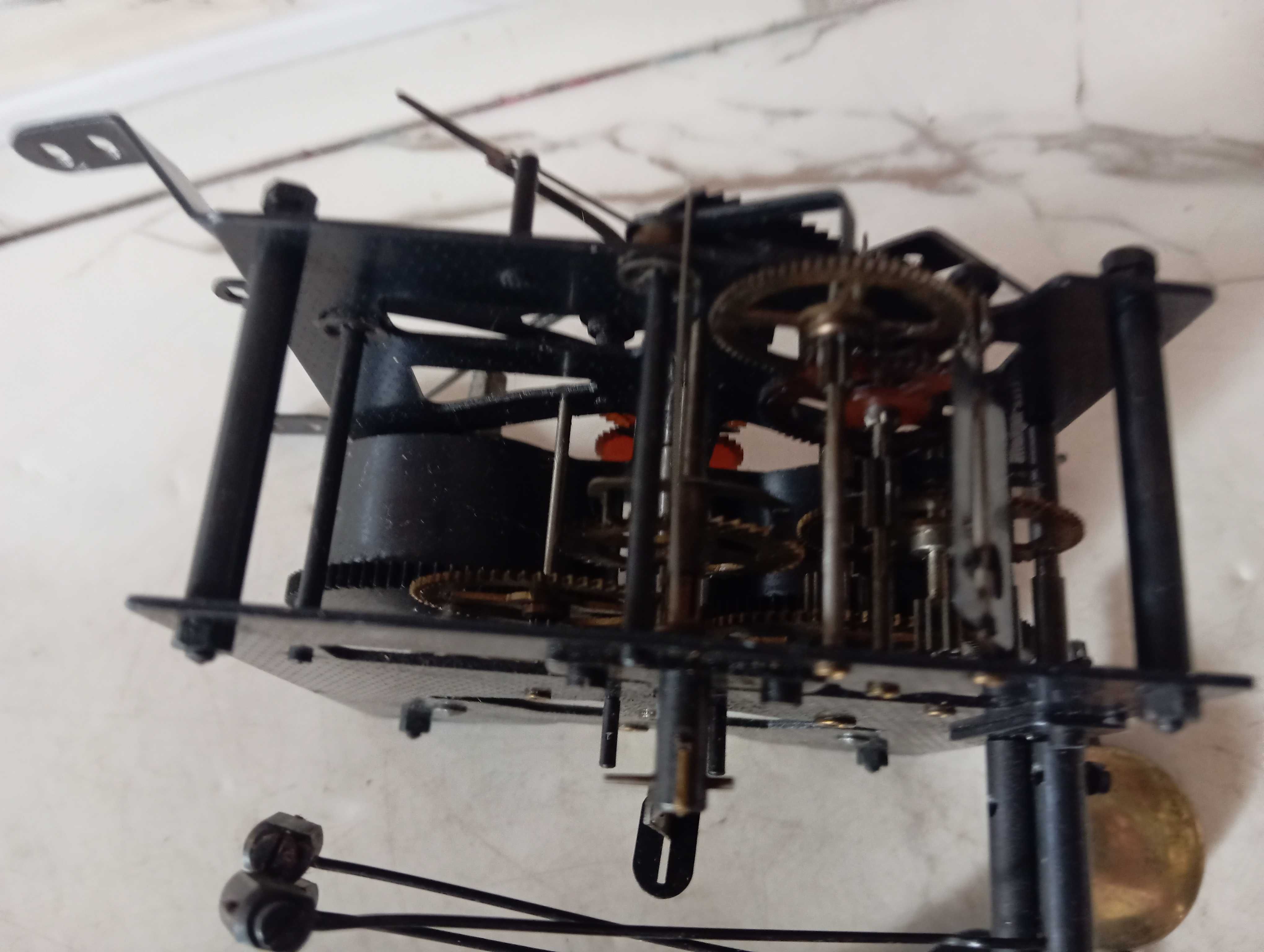 porządki domowe mechanizm do zegara