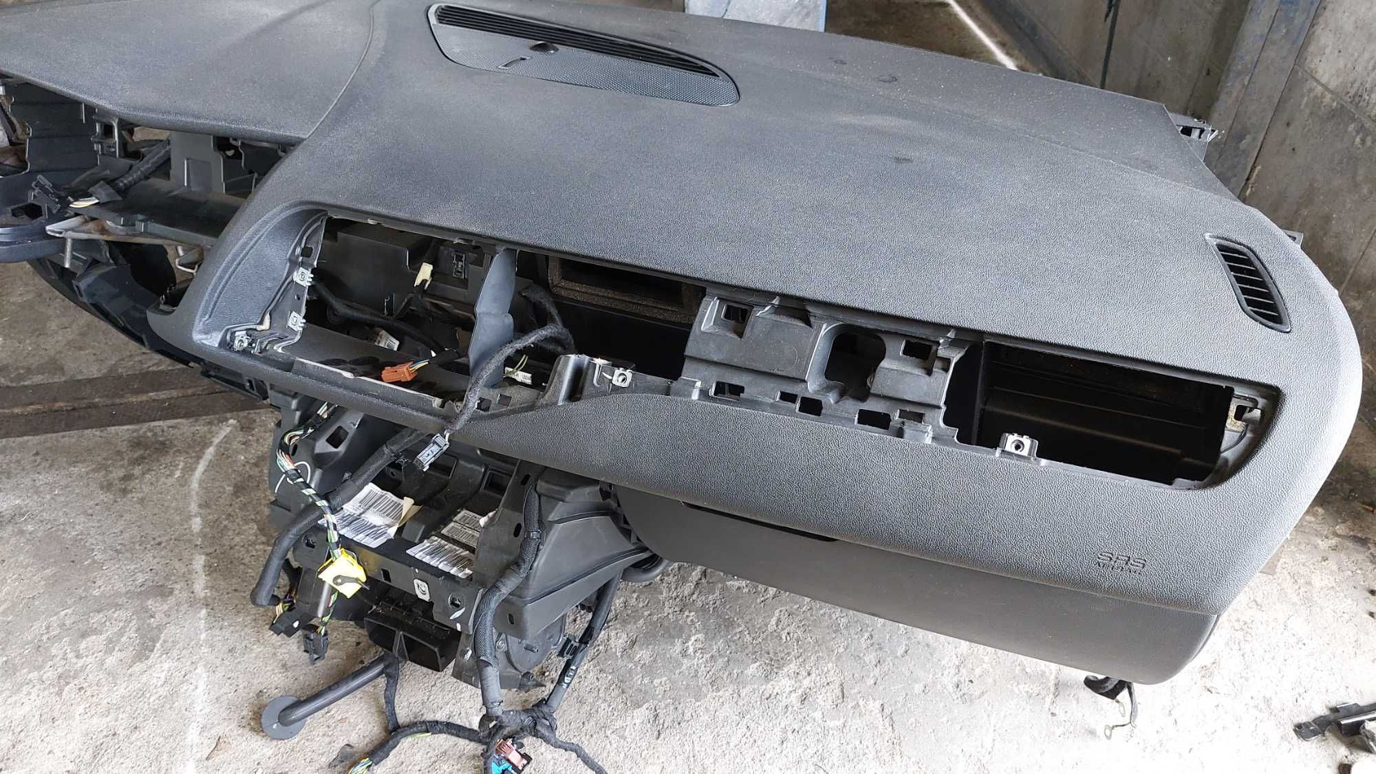 CITROEN C5 III x7  konsola, deska rozdzielcza  z poduszkami  KPL