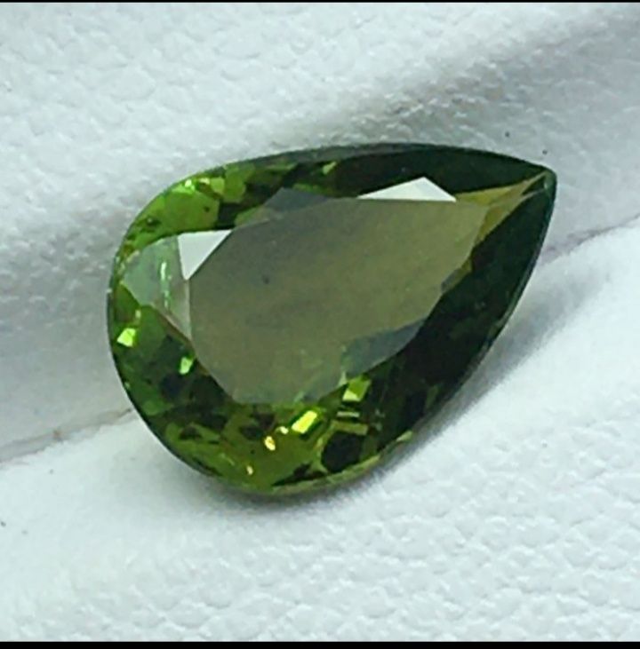 Peridoto verde 4.58cts certificação IGI
